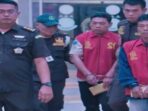 Sebanyak 20 Kepala Desa (Kades) dan 1 orang yang diduga Camat Pagar Gunung Lahat beserta 2 orang staffnya yang terjaring Operasi Tangkap Tangan (OTT)