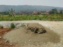 KASUS LAHAN 10 BULAN BERLARUT, RUSDIANTO MERASA “DIPIMPONG”: ADMINISTRASI DESA DAN KECAMATAN DIPERTANYAKAN